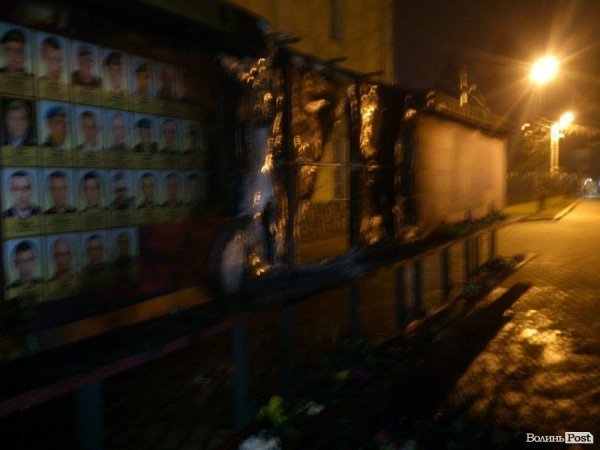 У Луцьку згоріла Стела Героїв