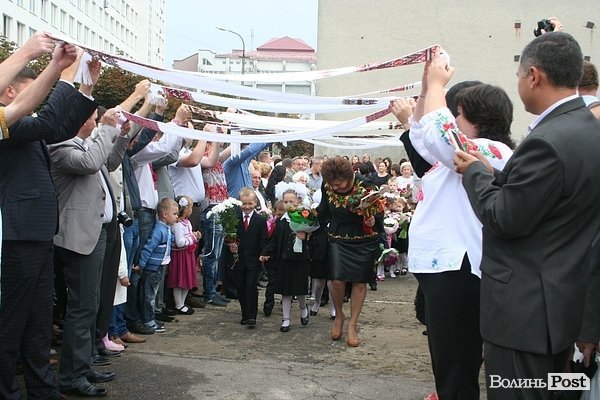 Перше вересня у луцькій школі №9. ФОТО