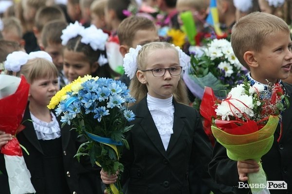 Перше вересня у луцькій школі №9. ФОТО
