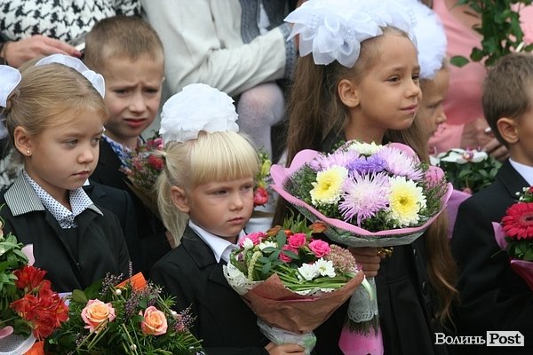 Перше вересня у луцькій школі №9. ФОТО
