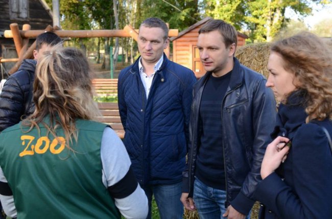 У Луцьку «радикали»  подарували зоопарку 2,5 т соломи*