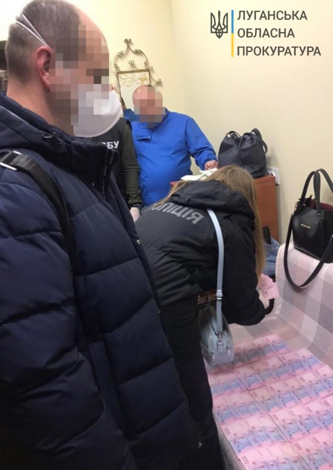 15 тисяч гривень за успішну операцію: на Луганщині лікар вимагав гроші в онкохворого