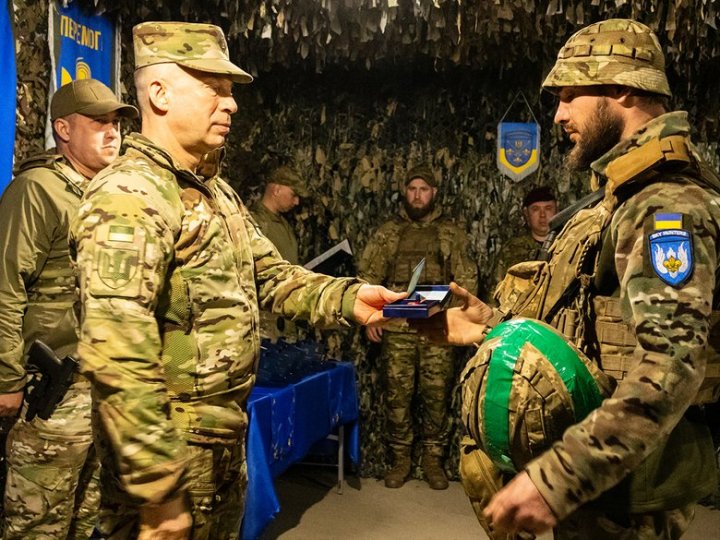 Один з кращих пілотів БпЛА: Сирський нагородив волинянина «Хрестом Хоробрих»