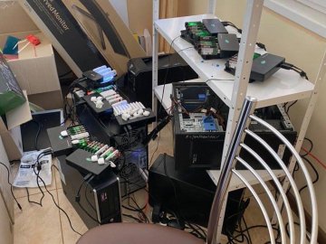 У Луцьку викрили ботоферму, яка «розганяла» сепаратизм. ФОТО