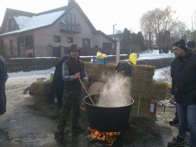 На ярмарку у Володимирі для дітей атовців зібрали понад 40 тисяч