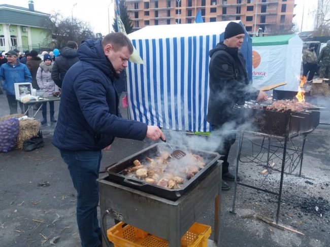 На ярмарку у Володимирі для дітей атовців зібрали понад 40 тисяч