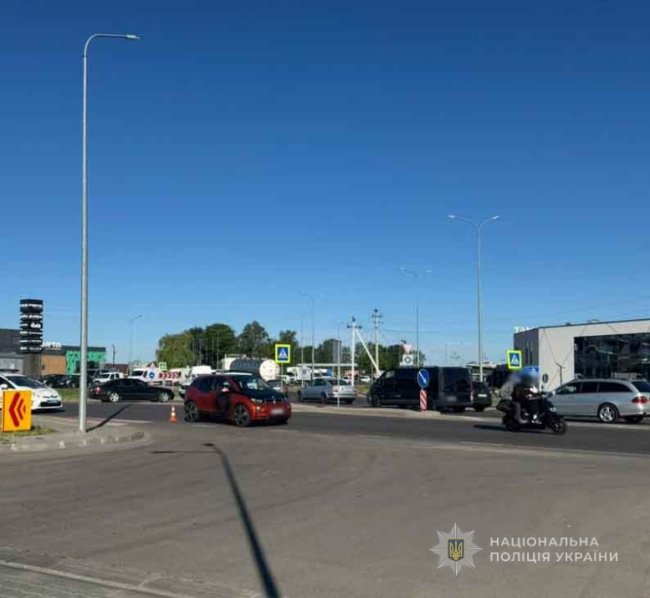 Біля Луцька водійка авто збила 16-річну дівчину