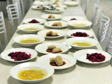 У їдальнях луцьких шкіл можуть готувати за рецептами Євгена Клопотенка