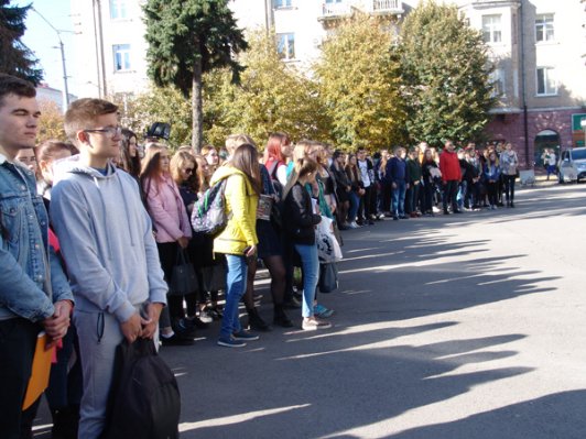 У луцькому виші відкрили дошку пам'яті загиблим в АТО студентам. ФОТО