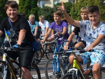 У Луцьку відбувся півтисячний велопробіг за Незалежність. ФОТО