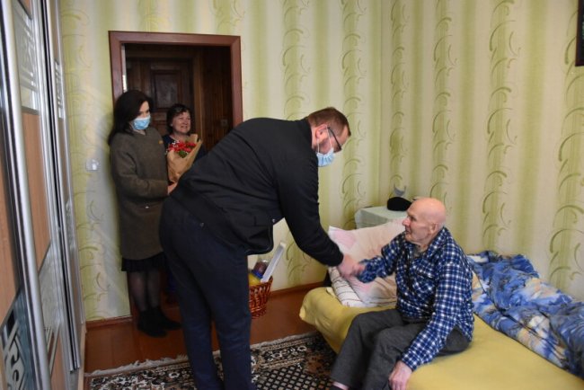 Як у Луцьку вітали ветеранів з Днем перемоги. ФОТО