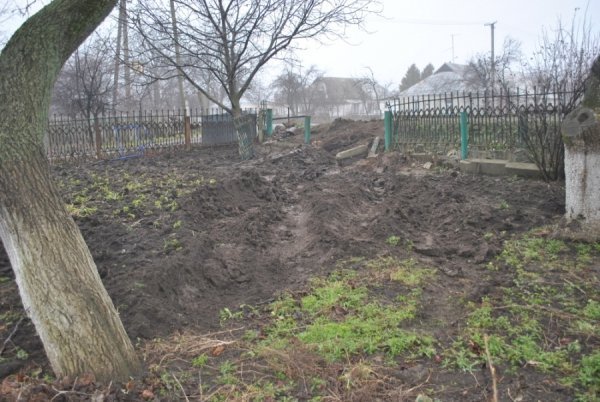 На Вінничині п’яний автоінспектор протаранив паркан, ‒ ЗМІ. ФОТО