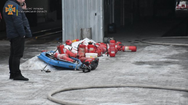 У Луцьку горіла станція техобслуговування автомобілів. ФОТО.ВІДЕО