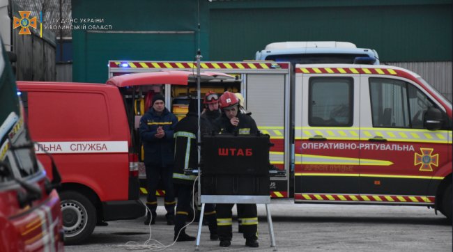 У Луцьку горіла станція техобслуговування автомобілів. ФОТО.ВІДЕО