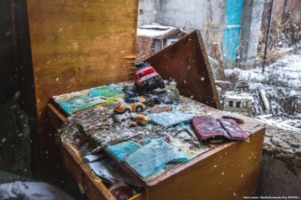 Безлюдна руїна: як виглядають околиці Донецька