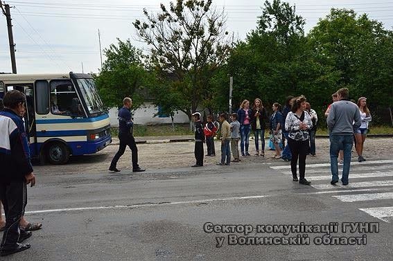На Волині селяни перекривали дорогу регіонального значення. ФОТО