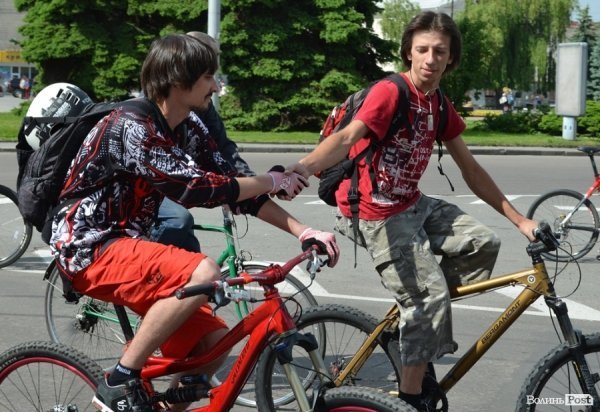 Велодень у Луцьку зібрав більше тисячі людей. ФОТО 