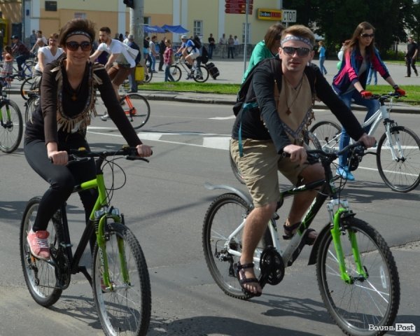 Велодень у Луцьку зібрав більше тисячі людей. ФОТО 