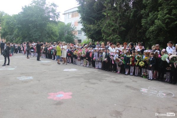 «Губернаторський» останній дзвінок у Луцьку. ФОТО 