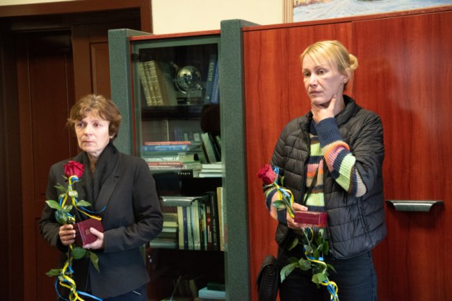 Мер Луцька вручив нагороди матерям загиблих Героїв. ФОТО