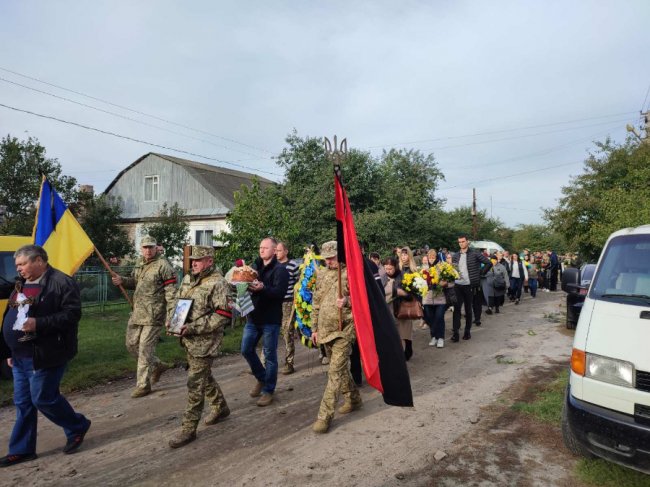 На Волині в останню дорогу провели Героя Олександра Грицанюка. ФОТО