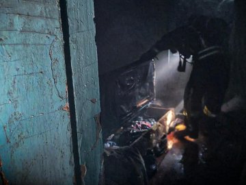 У Луцьку – пожежа: надзвичайники врятували людину 