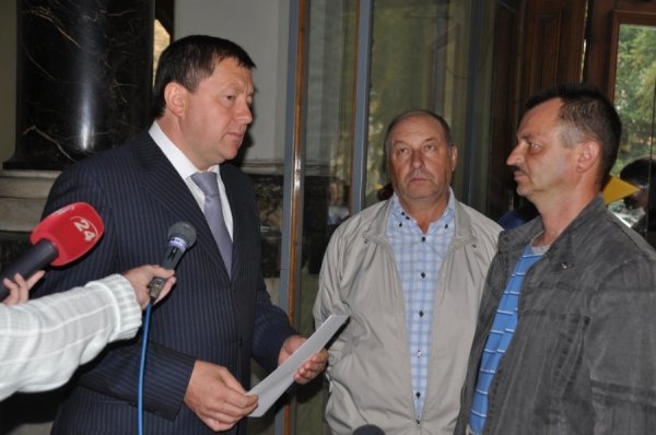 Акція протесту таксистів у Львові. ФОТО. ВІДЕО