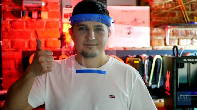 Волиняни надрукували і передали лікарям захисні щитки 