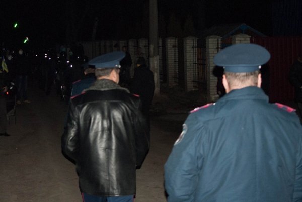 Фото нічного бунту в Луцьку