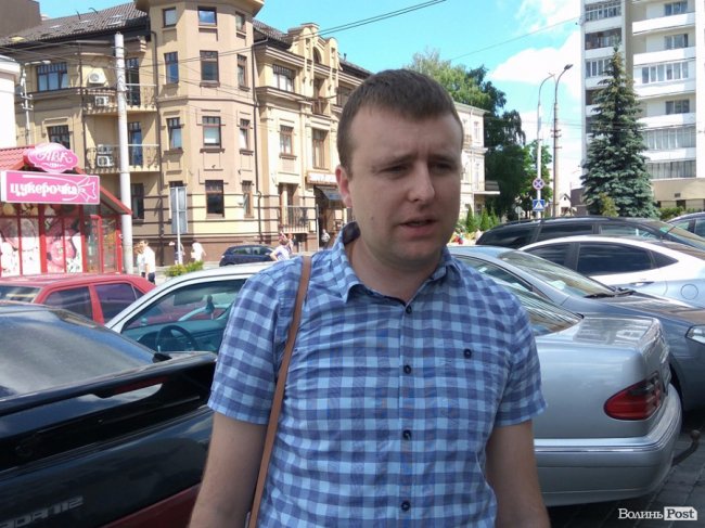 «Дістав сморід!»: у Луцьку пікетують суд