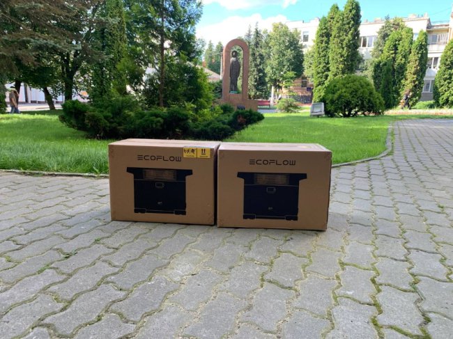 Луцька громада передала для воїнів модеми Starlink та зарядні станції