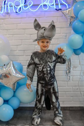 Не сніжинки і не зайчики: які новорічні костюми шукають для дітей у Луцьку і яка ціна