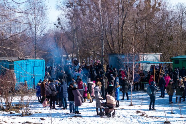 Як лучани пірнали в крижану купіль Стиру. ФОТО. ВІДЕО