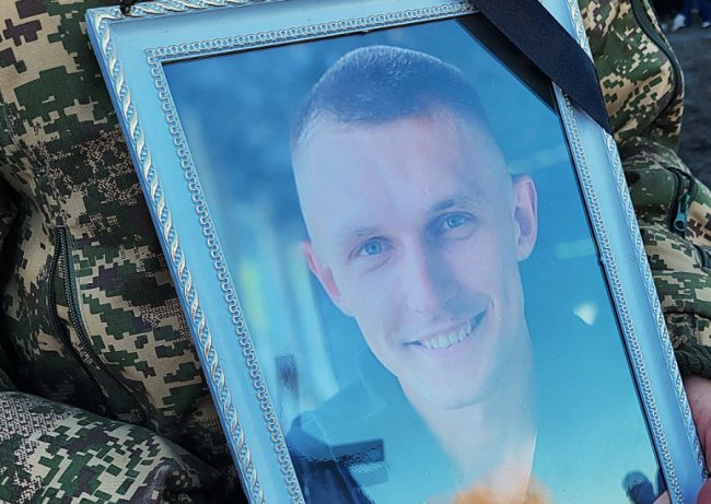 Мріяв про освідчення коханій: на Волині провели в останню дорогу 22-річного Героя Станіслава Вакуліча