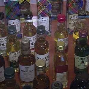 Волинянин колекціонує алкоголь в міні-пляшках. ФОТО