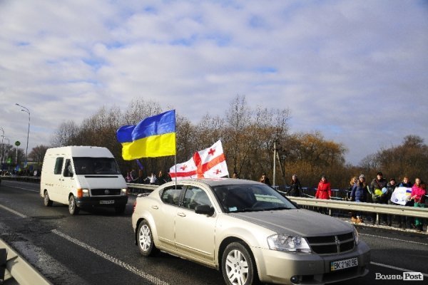 Євроланцюг за 50 кілометрів від Луцька. ФОТО. ВІДЕО