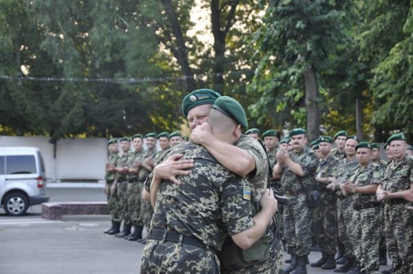 Луцькі прикордонники повернулись зі Сходу. ФОТО
