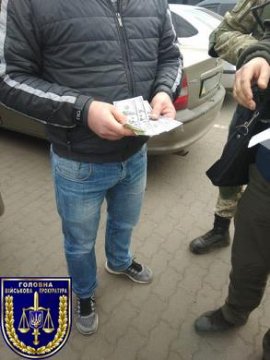 Заламали волинянина, який хотів підкупити прикордонника і возити сигарети в Польщу. ВІДЕО