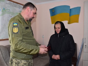 Нагороду полеглого Героя на Волині отримала мама