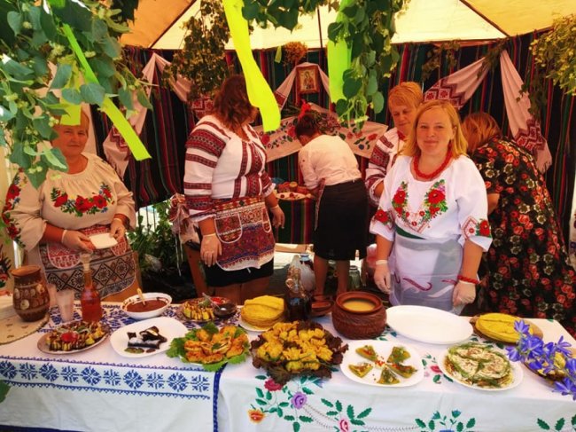 Неподалік Луцька відбувся фестиваль млинців. ФОТО