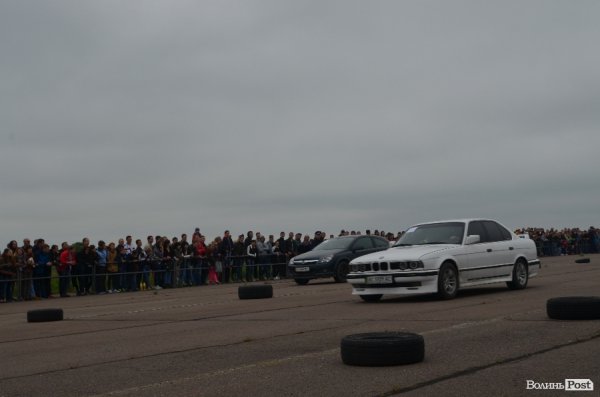 Під Луцьком визначили переможця з дрег-рейсінгу. ФОТО