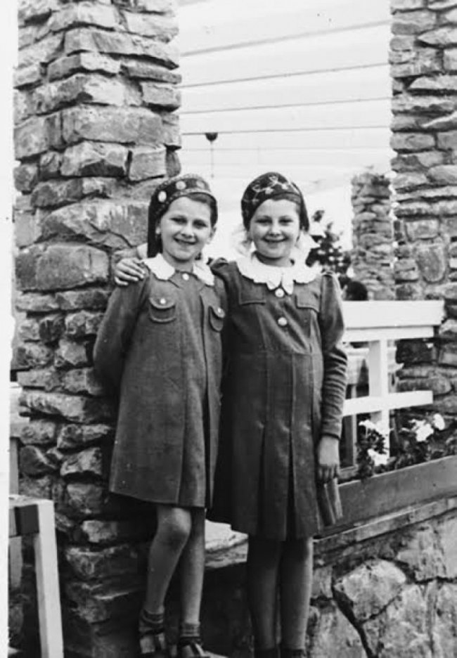 Вбрання дітей з Волині у міжвоєнний період. РЕТРОФОТО 