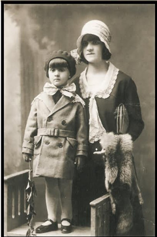 Вбрання дітей з Волині у міжвоєнний період. РЕТРОФОТО 