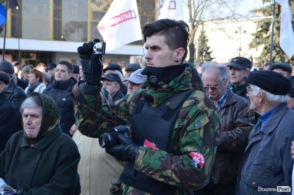 «Кадрове» віче в Луцьку. ФОТО. ВІДЕО