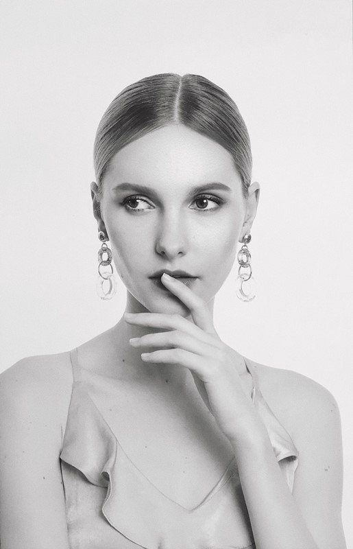 «Не можу змінити колір волосся, підстригтися чи набрати зайвий кілограм», - луцька модель про особливості професії