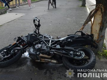 ДТП у Ковелі за участю мотоцикліста та легковика: водій двоколісного – у лікарні