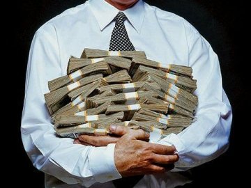 Дерибан районного масштабу: два підприємства привласнили бюджетні кошти