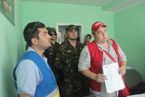 Активісти просять волинських нардепів про саморозпуск ВР. ФОТО