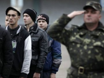 В Україні збільшили термін осіннього призову