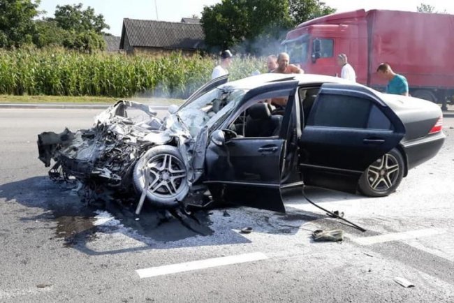 На Львівщині автобус з 44 пасажирами потрапив у аварію. ФОТО